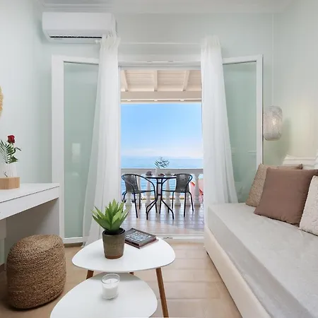Marina Beachfront Apartment By Konnect, Ypsos Extérieur photo