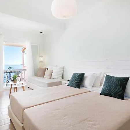 Marina Beachfront Apartment By Konnect, Ypsos Extérieur photo
