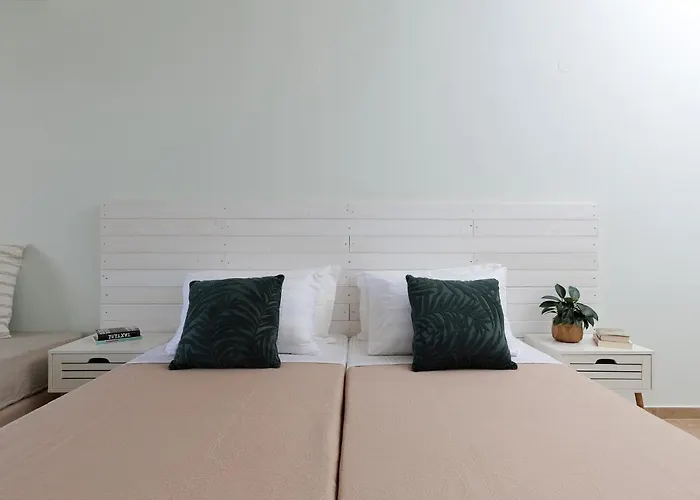 Marina Beachfront Apartment By Konnect, Ipsos